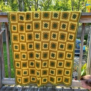 Vintage knitted 70’s throw boanket